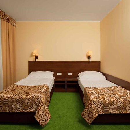 Hotel Zielony Poznan Ngoại thất bức ảnh