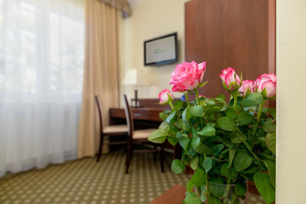 Hotel Zielony Poznan Ngoại thất bức ảnh