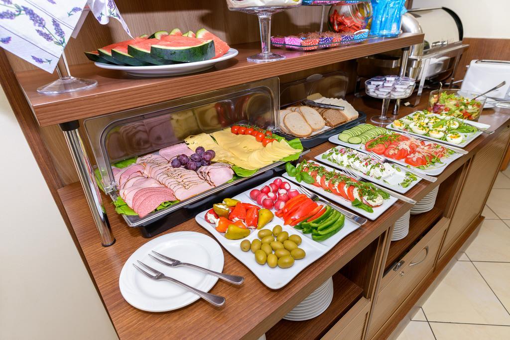 Hotel Zielony Poznan Ngoại thất bức ảnh