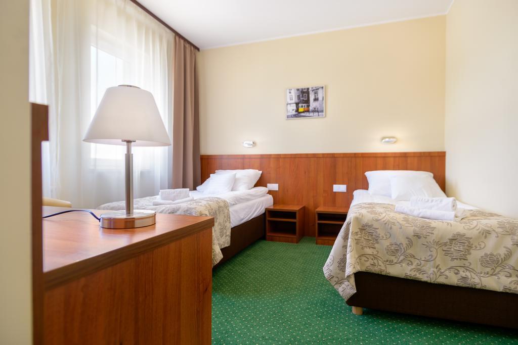 Hotel Zielony Poznan Ngoại thất bức ảnh