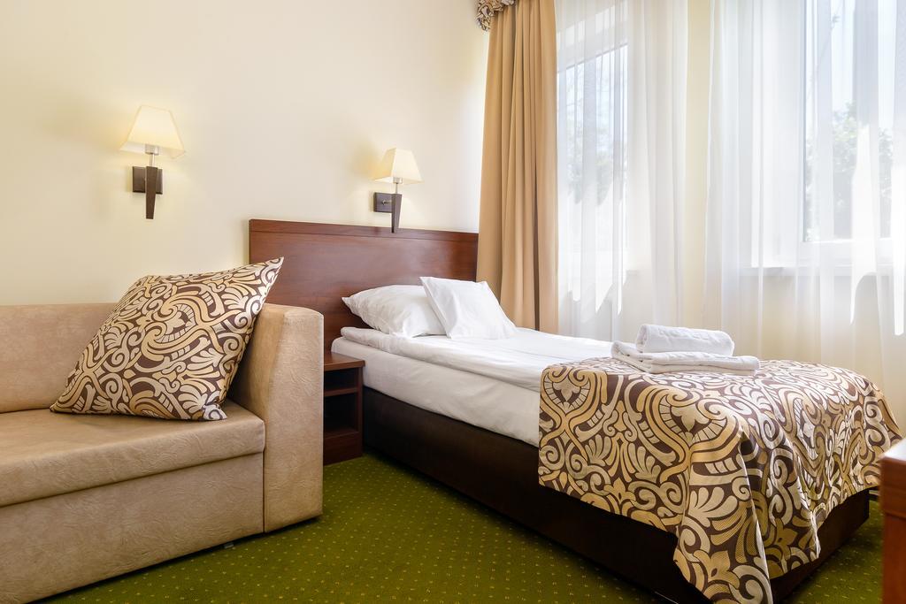 Hotel Zielony Poznan Ngoại thất bức ảnh