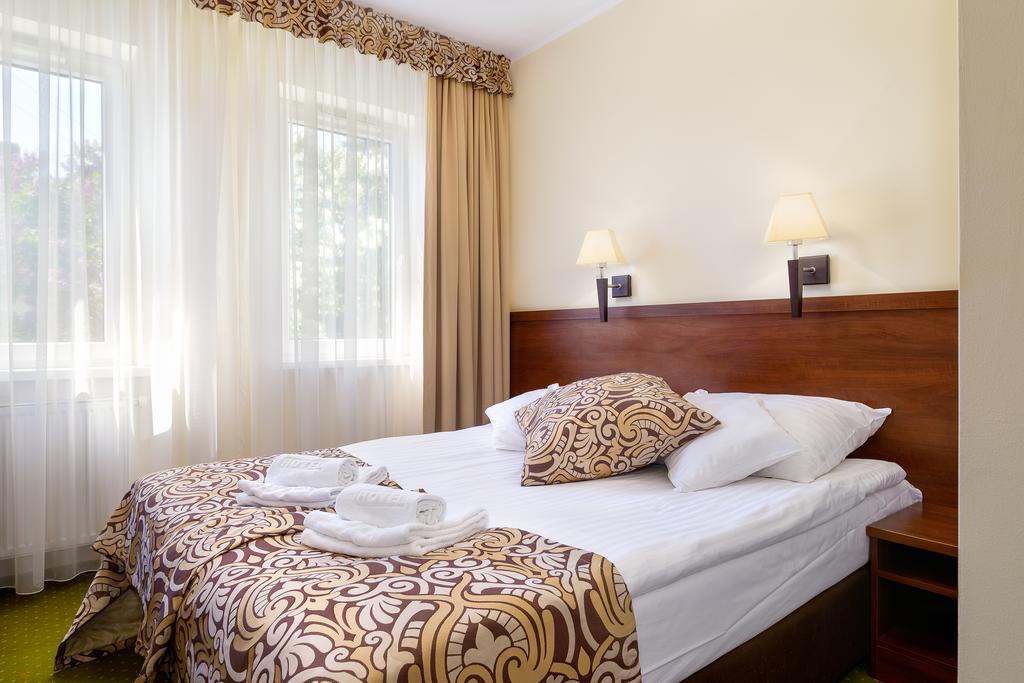 Hotel Zielony Poznan Ngoại thất bức ảnh
