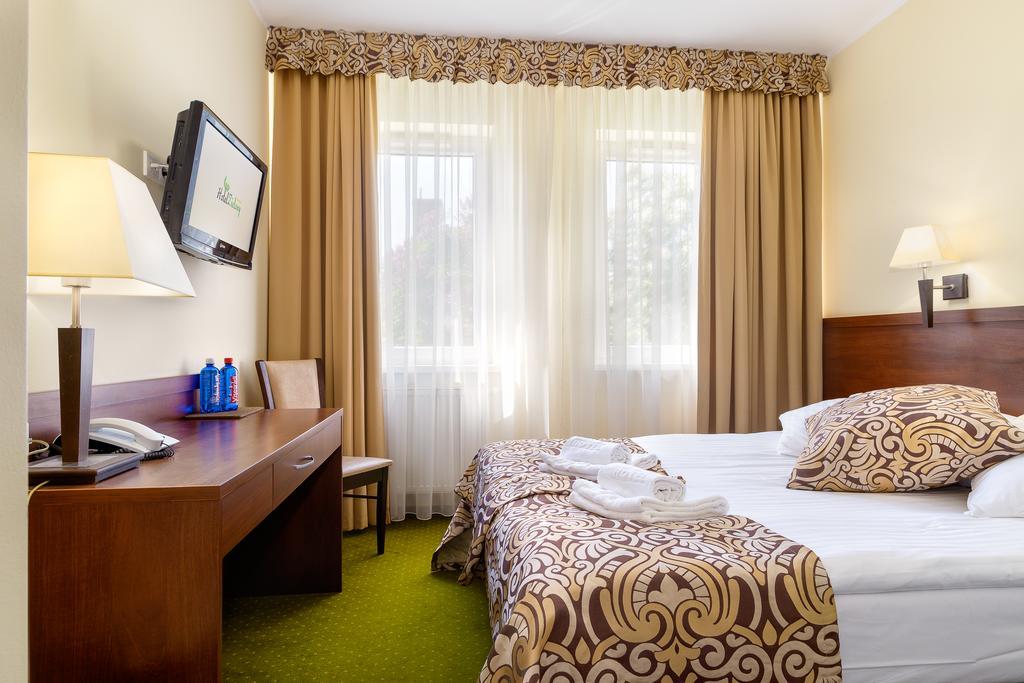 Hotel Zielony Poznan Ngoại thất bức ảnh