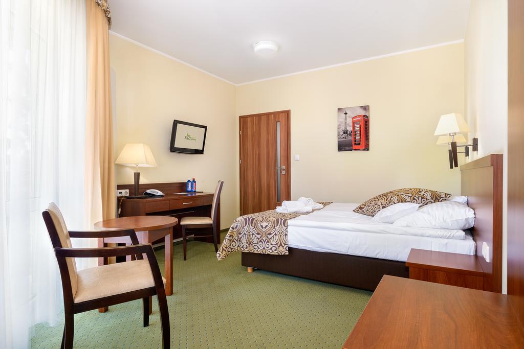 Hotel Zielony Poznan Ngoại thất bức ảnh