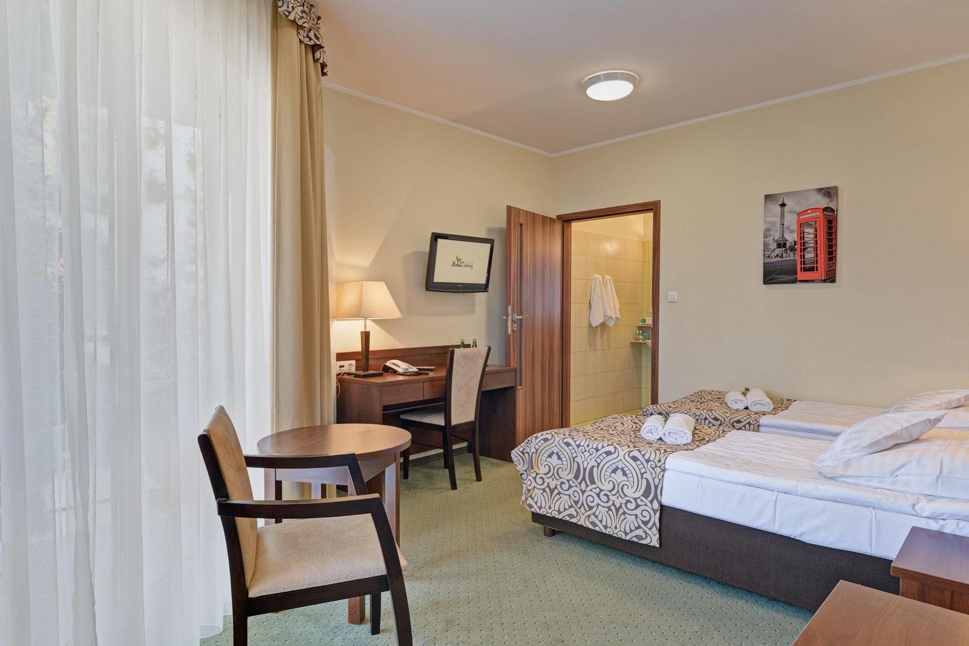 Hotel Zielony Poznan Ngoại thất bức ảnh