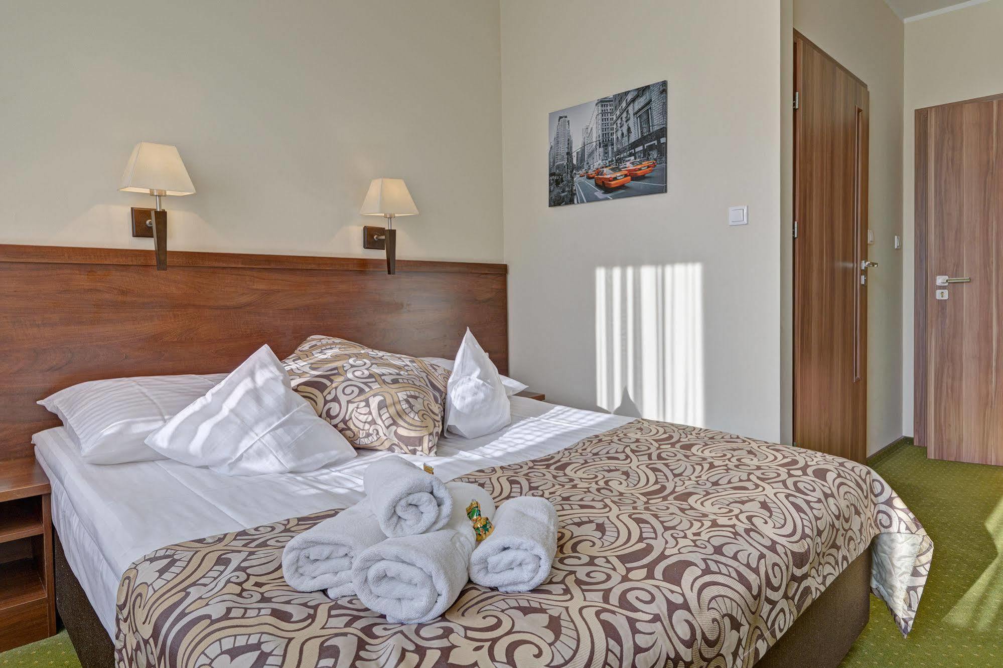 Hotel Zielony Poznan Ngoại thất bức ảnh