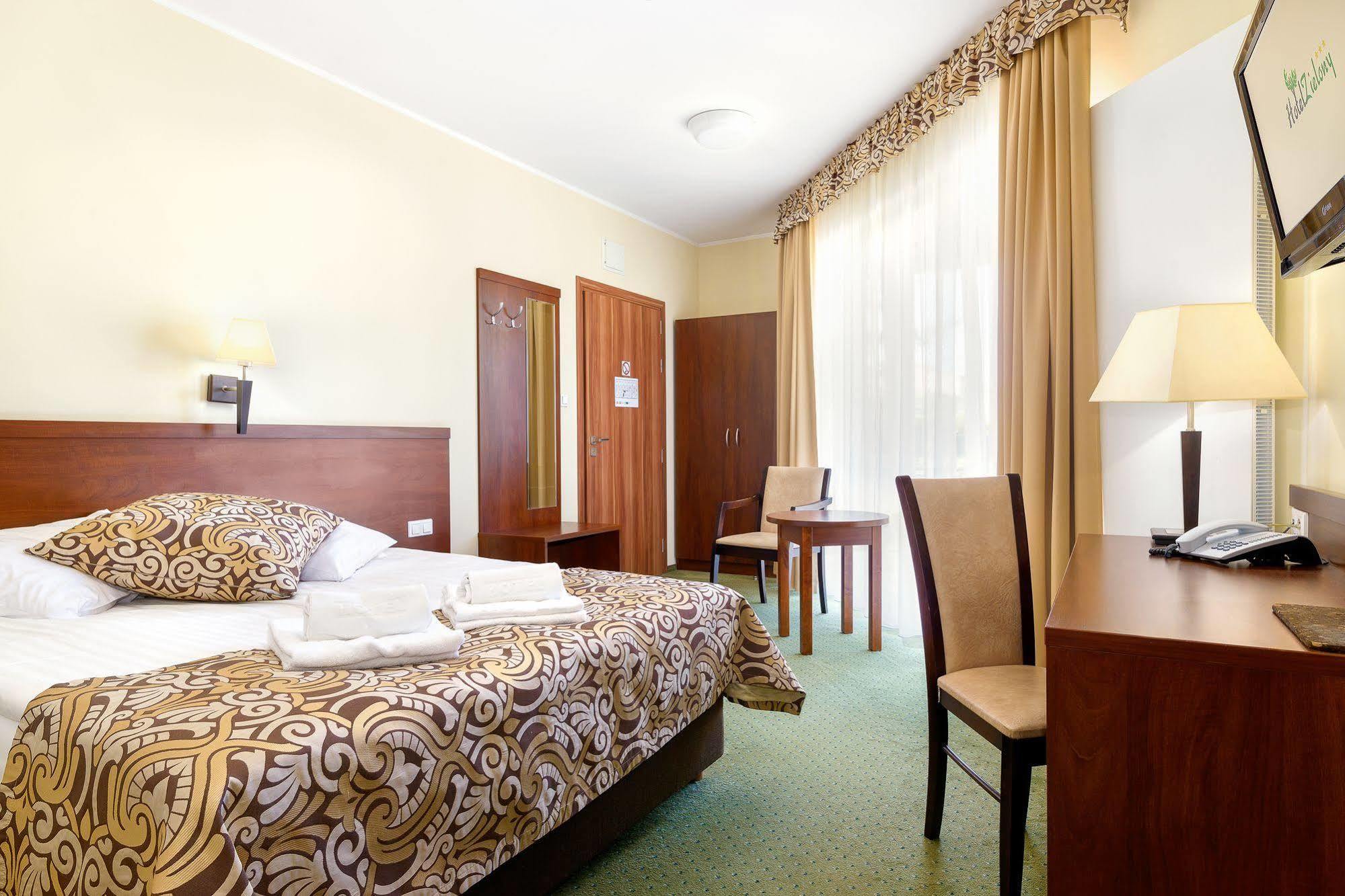 Hotel Zielony Poznan Ngoại thất bức ảnh