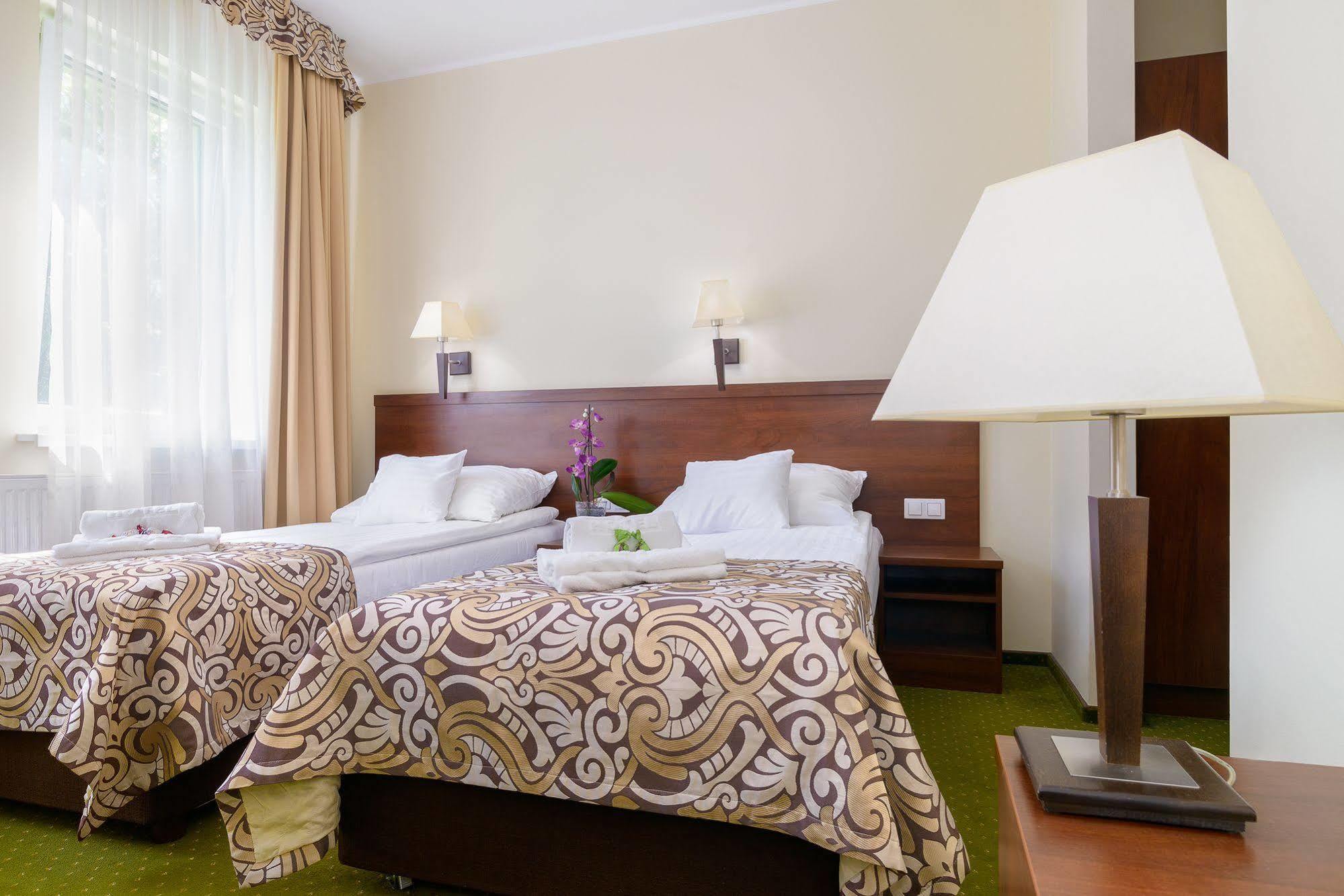 Hotel Zielony Poznan Ngoại thất bức ảnh