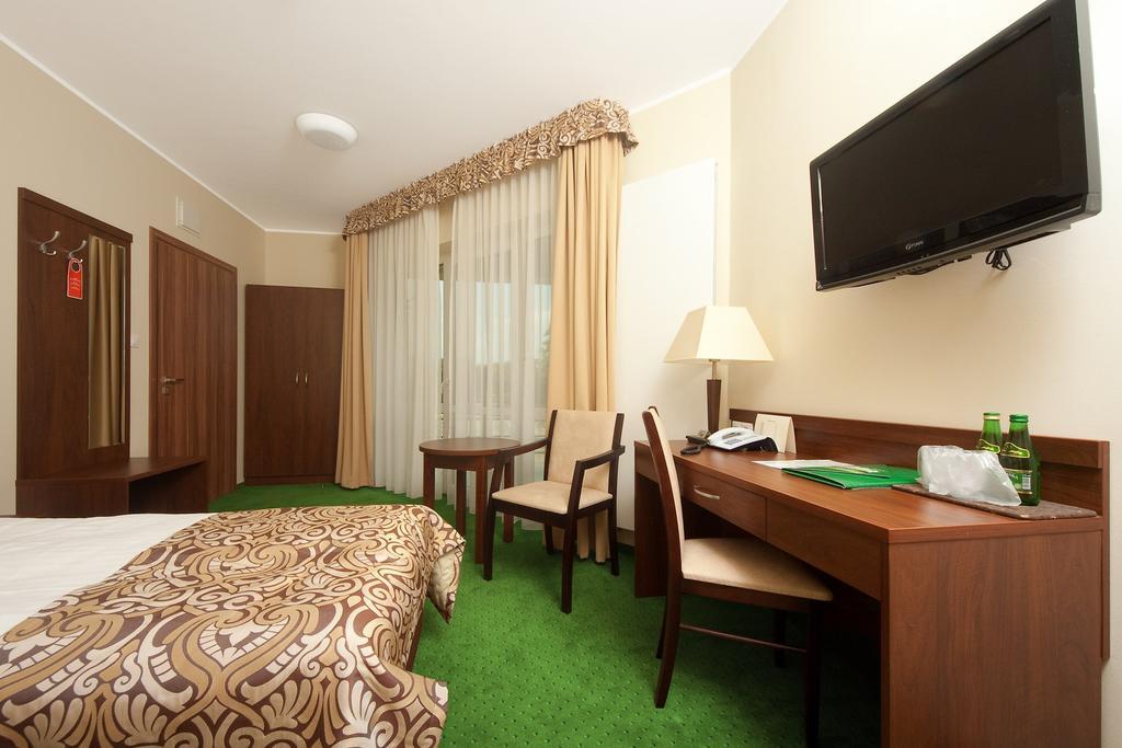 Hotel Zielony Poznan Ngoại thất bức ảnh