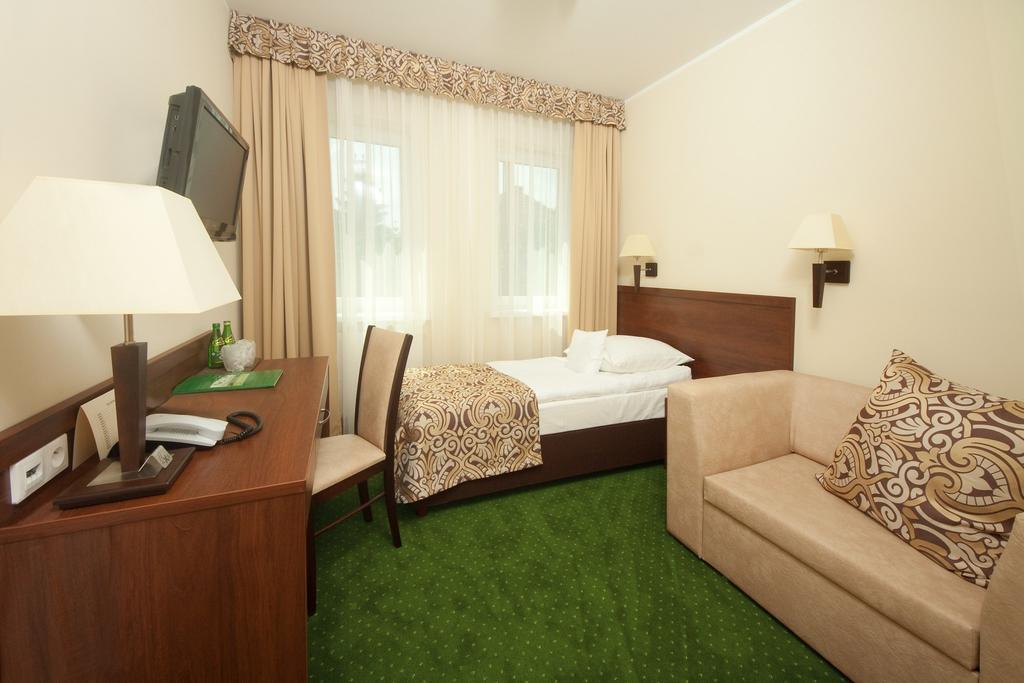 Hotel Zielony Poznan Ngoại thất bức ảnh